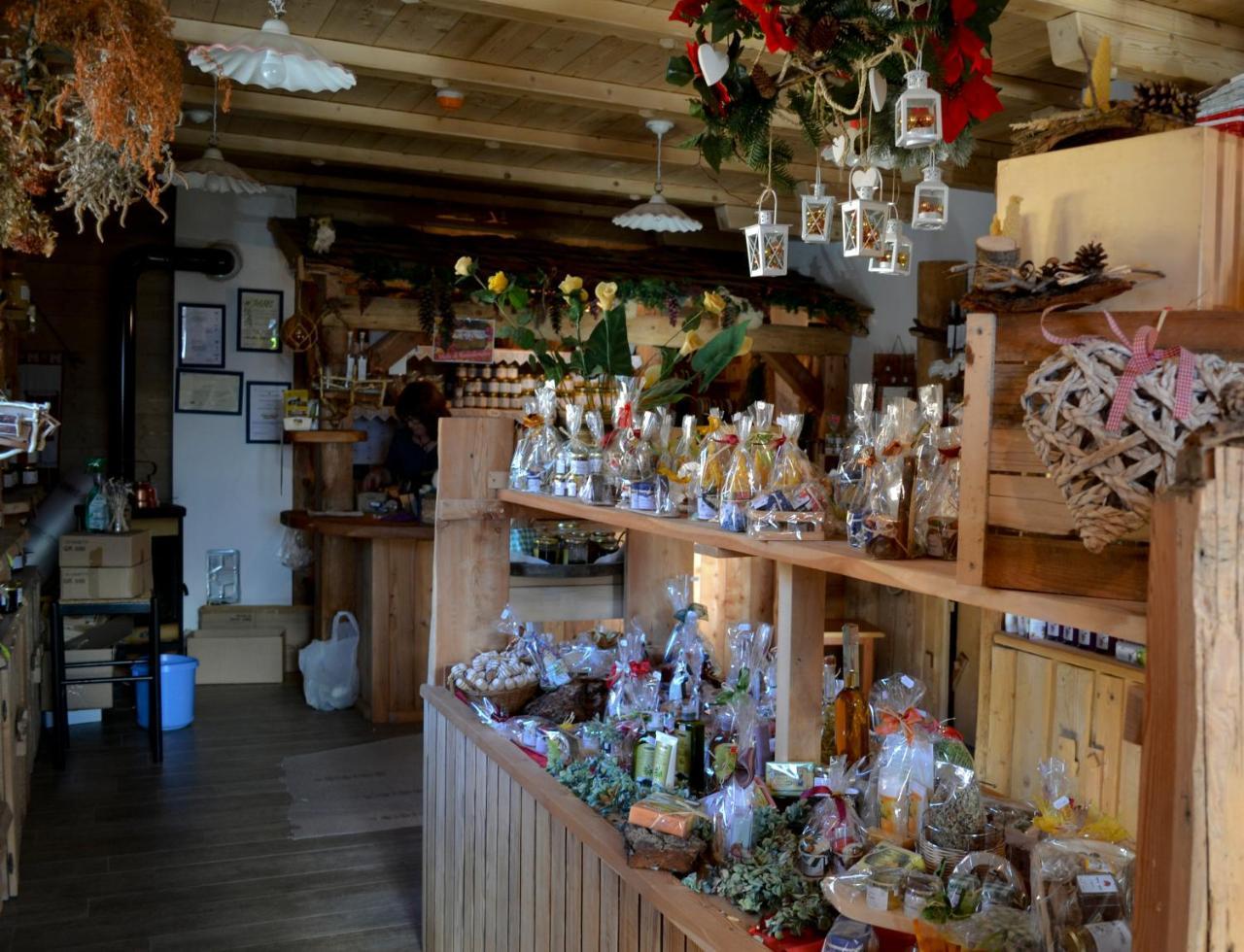 Agriturismo Dalla Natura La Salute Giustino Екстериор снимка